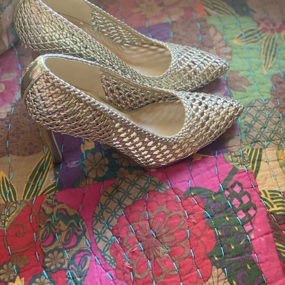 Nine West Gold Woven Heels - Picture 7 of 11